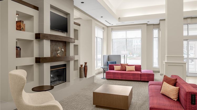 Hilton Garden Inn Raleigh-Durham Airport Lobby