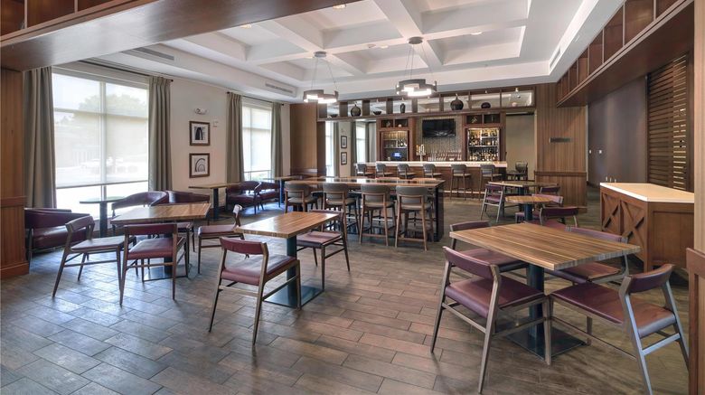 <b>DoubleTree by Hilton Raleigh-Cary Restaurant</b>. Images powered by <a href="https://iceportal.shijigroup.com/" title="IcePortal" target="_blank">IcePortal</a>.