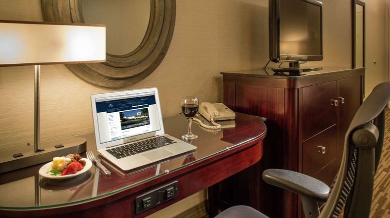 <b>DoubleTree by Hilton Raleigh Durham Arpt Room</b>. Images powered by <a href="https://iceportal.shijigroup.com/" title="IcePortal" target="_blank">IcePortal</a>.