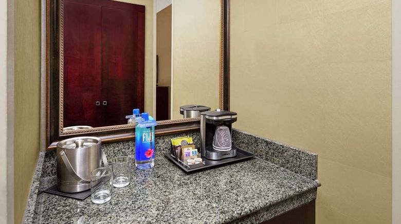 <b>DoubleTree by Hilton Raleigh Durham Arpt Room</b>. Images powered by <a href="https://iceportal.shijigroup.com/" title="IcePortal" target="_blank">IcePortal</a>.