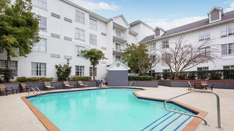 <b>DoubleTree by Hilton Raleigh Durham Arpt Pool</b>. Images powered by <a href="https://iceportal.shijigroup.com/" title="IcePortal" target="_blank">IcePortal</a>.
