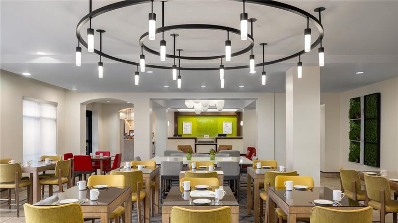<b>Hilton Garden Inn Raleigh-Durham RTP Restaurant</b>. Images powered by <a href="https://iceportal.shijigroup.com/" title="IcePortal" target="_blank">IcePortal</a>.