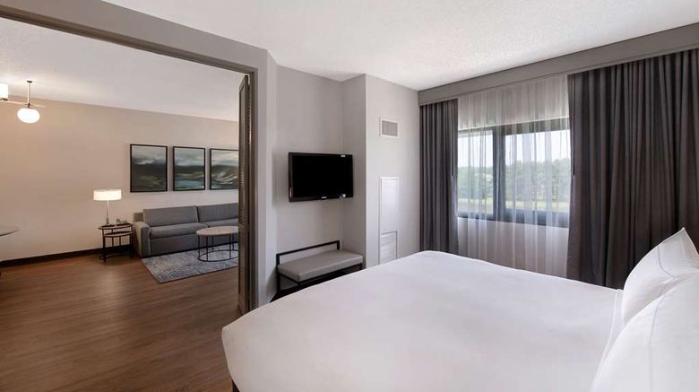 <b>DoubleTree Suites by Hilton Durham Room</b>. Images powered by <a href="https://iceportal.shijigroup.com/" title="IcePortal" target="_blank">IcePortal</a>.