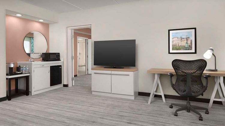 Hilton Garden Inn Capital Blvd & I-540 Room