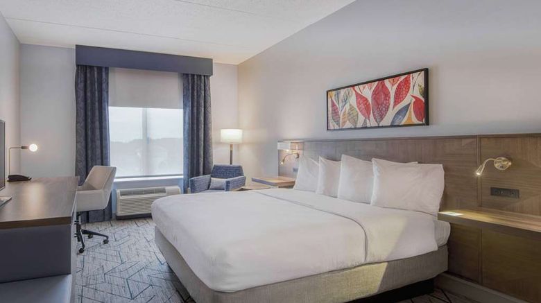 <b>Hilton Garden Inn Raleigh Cary Room</b>. Images powered by <a href="https://iceportal.shijigroup.com/" title="IcePortal" target="_blank">IcePortal</a>.