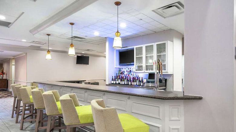 <b>Hilton Garden Inn Richmond Airport Restaurant</b>. Images powered by <a href="https://iceportal.shijigroup.com/" title="IcePortal" target="_blank">IcePortal</a>.