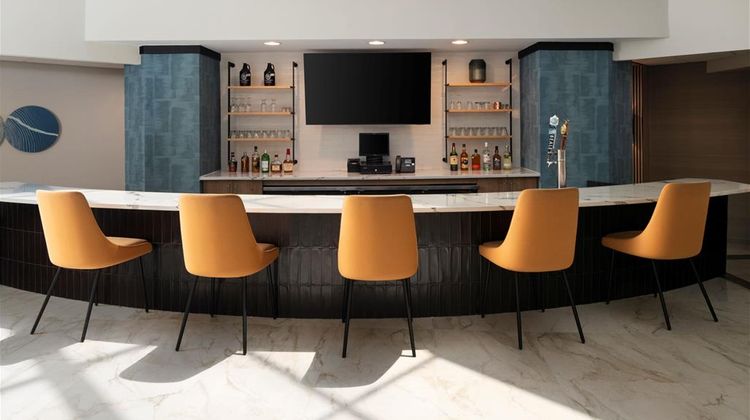 DoubleTree by Hilton Richmond Midlothian Restaurant