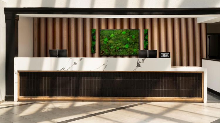 DoubleTree by Hilton Richmond Midlothian Lobby