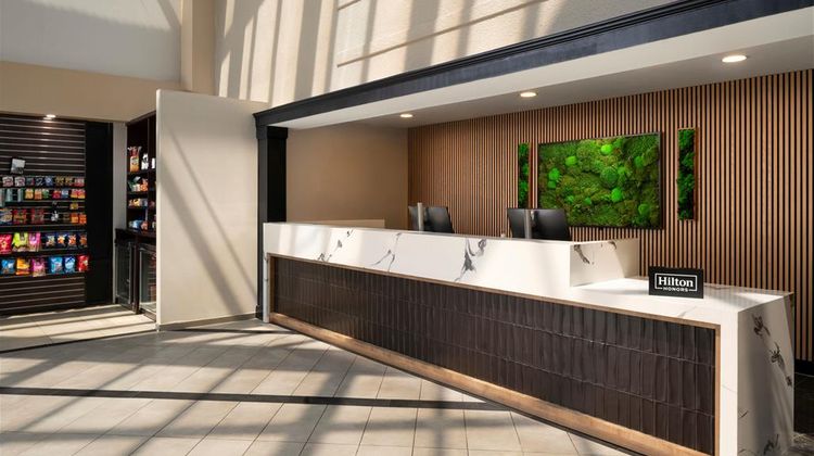 DoubleTree by Hilton Richmond Midlothian Lobby