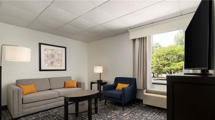 DoubleTree by Hilton Richmond Midlothian Room