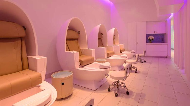 <b>Hilton Richmond Hotel & Spa/Short Pump Spa</b>. Images powered by <a href="https://iceportal.shijigroup.com/" title="IcePortal" target="_blank">IcePortal</a>.
