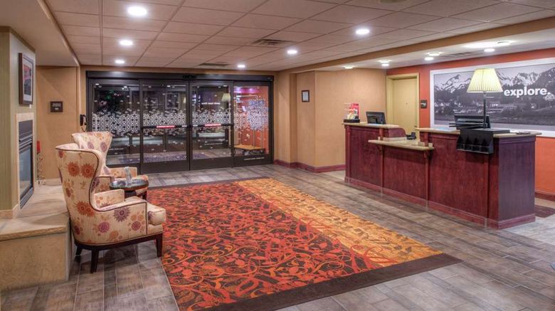 <b>Hampton Inn & Suites Rifle Lobby</b>. Images powered by <a href="https://iceportal.shijigroup.com/" title="IcePortal" target="_blank">IcePortal</a>.