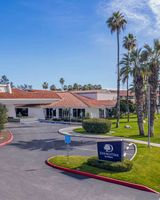 DoubleTree by Hilton Hotel Bakersfield