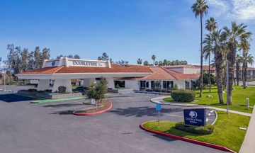 DoubleTree by Hilton Hotel Bakersfield