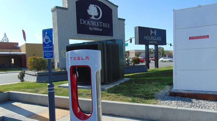 DoubleTree by Hilton Hotel Bakersfield Recreation