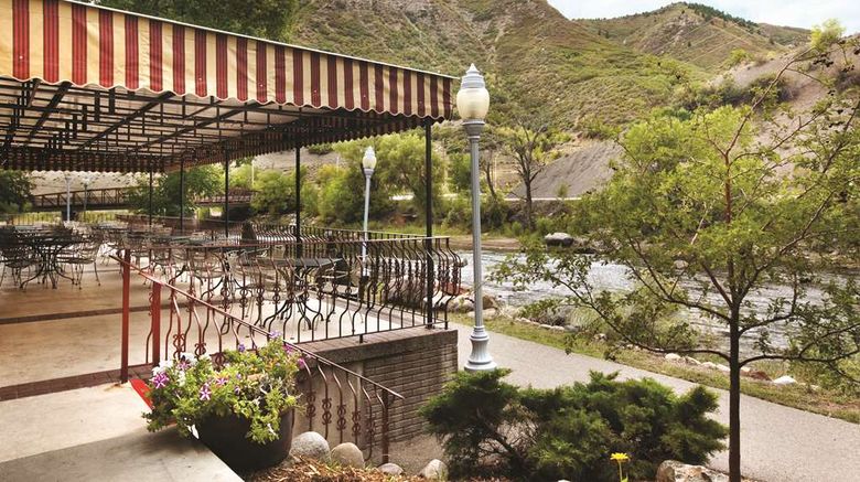 <b>Doubletree Hotel Durango Restaurant</b>. Images powered by <a href="https://iceportal.shijigroup.com/" title="IcePortal" target="_blank">IcePortal</a>.