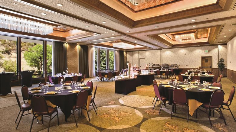 <b>Doubletree Hotel Durango Restaurant</b>. Images powered by <a href="https://iceportal.shijigroup.com/" title="IcePortal" target="_blank">IcePortal</a>.
