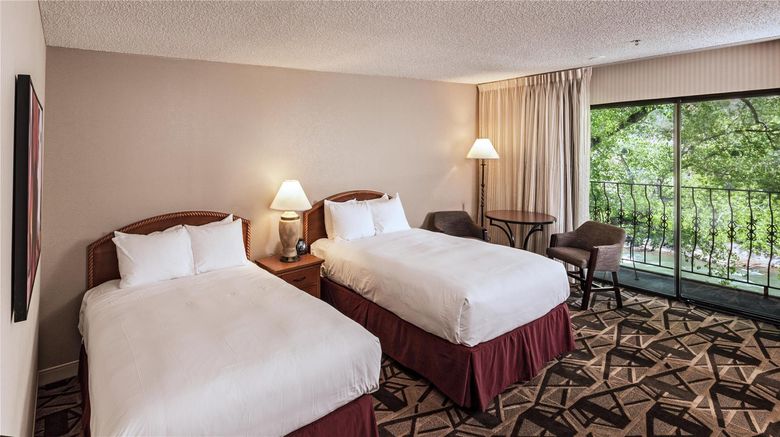 <b>Doubletree Hotel Durango Room</b>. Images powered by <a href="https://iceportal.shijigroup.com/" title="IcePortal" target="_blank">IcePortal</a>.