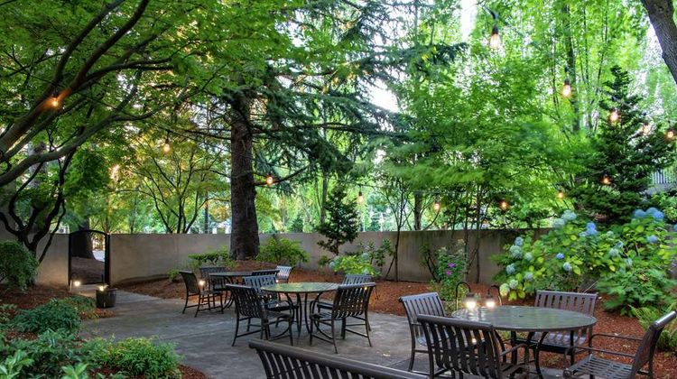 Doubletree by Hilton Portland Exterior