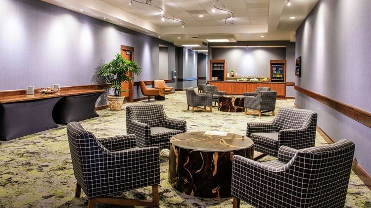 Doubletree by Hilton Portland Lobby