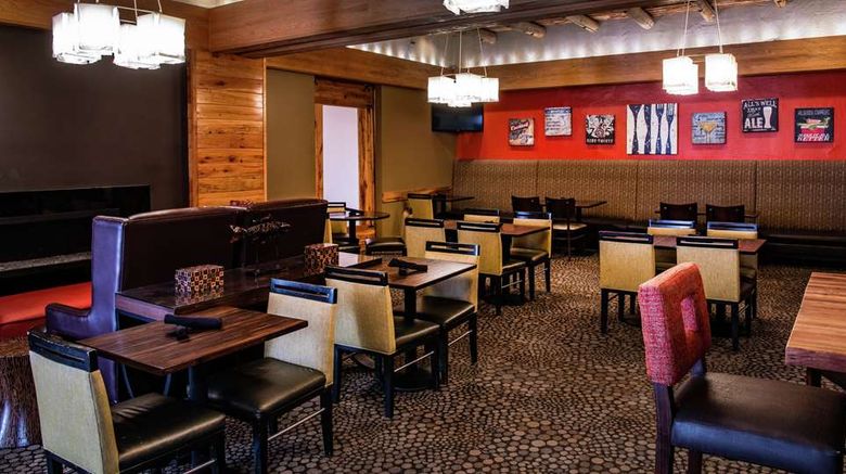 <b>Doubletree by Hilton Portland Restaurant</b>. Images powered by <a href="https://iceportal.shijigroup.com/" title="IcePortal" target="_blank">IcePortal</a>.
