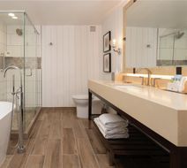 Edgewater Missoula, Tapestry Collection Room