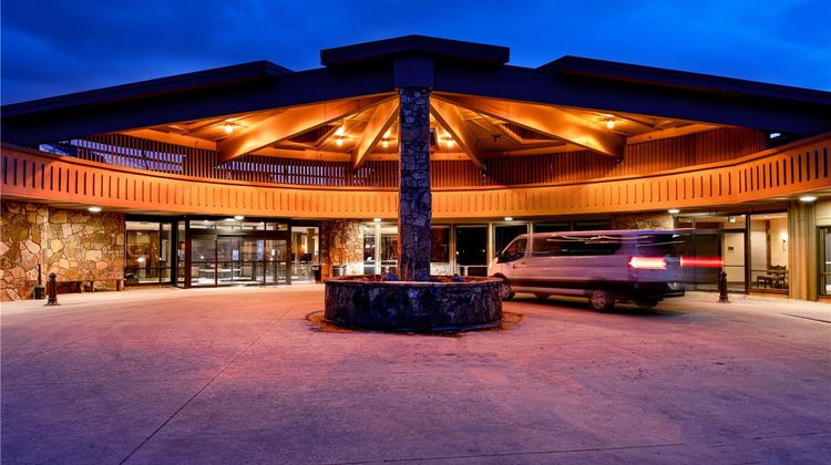 Edgewater Missoula, Tapestry Collection Exterior