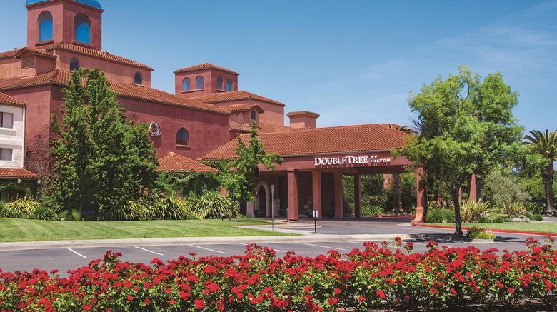 <b>DoubleTree by Hilton Sonoma Wine Country Exterior</b>. Images powered by <a href="https://iceportal.shijigroup.com/" title="IcePortal" target="_blank">IcePortal</a>.