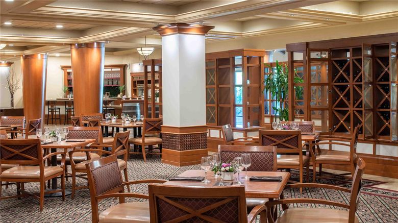 <b>DoubleTree by Hilton Sonoma Wine Country Restaurant</b>. Images powered by <a href="https://iceportal.shijigroup.com/" title="IcePortal" target="_blank">IcePortal</a>.