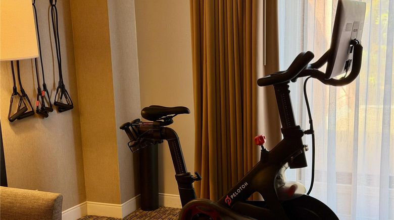 <b>DoubleTree by Hilton Sonoma Wine Country Room</b>. Images powered by <a href="https://iceportal.shijigroup.com/" title="IcePortal" target="_blank">IcePortal</a>.