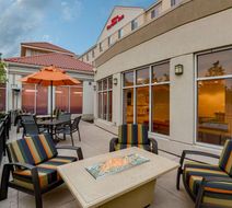 Hilton Garden Inn Reno Exterior