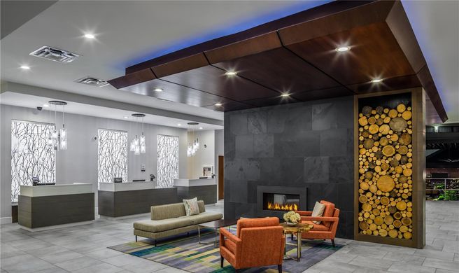 DoubleTree by Hilton Hotel Rochester Lobby