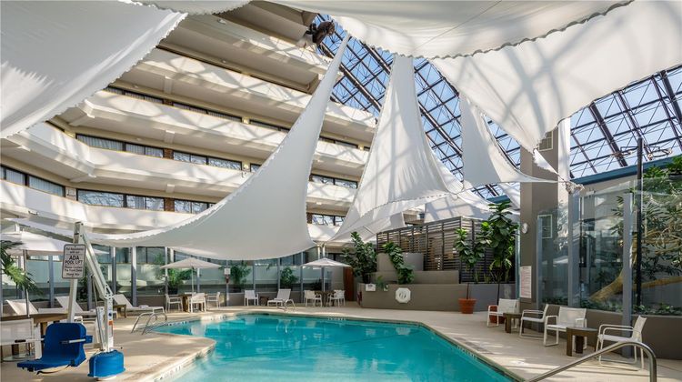 DoubleTree by Hilton Hotel Rochester Pool