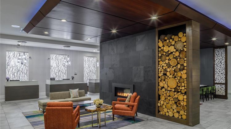 DoubleTree by Hilton Hotel Rochester Lobby