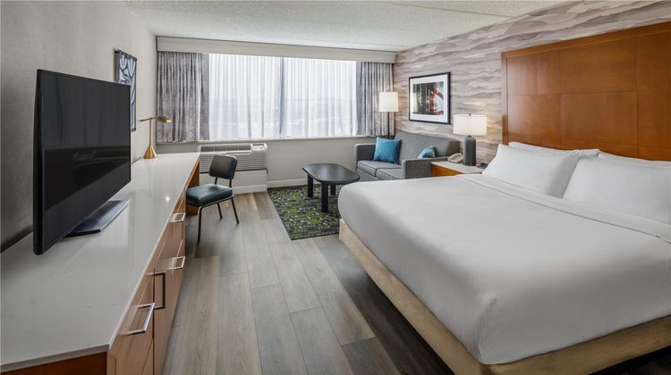 DoubleTree by Hilton Hotel Rochester Room