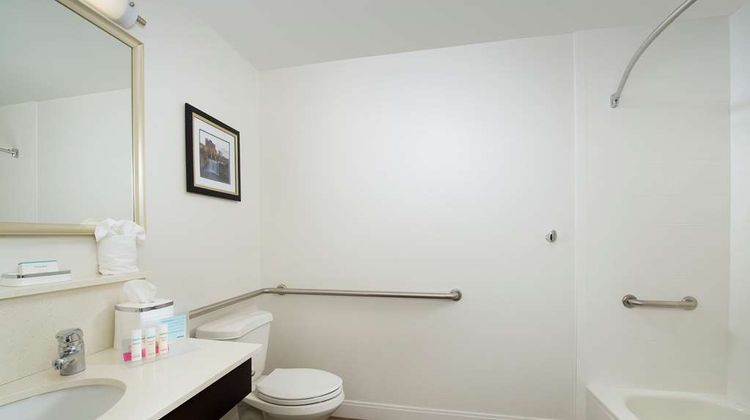 Hampton Inn Rochester-North Room