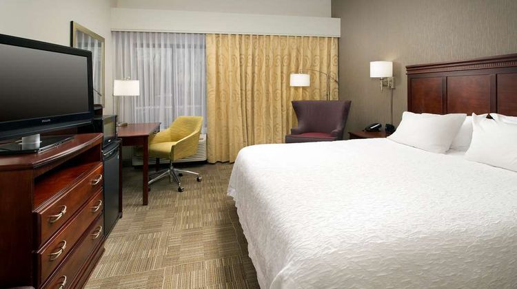 Hampton Inn Rochester-North Room