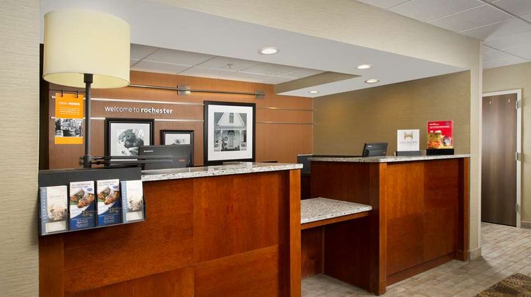 Hampton Inn Rochester-North Lobby