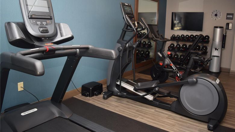 <b>Hampton Inn Rochester-North Health</b>. Images powered by <a href="https://iceportal.shijigroup.com/" title="IcePortal" target="_blank">IcePortal</a>.