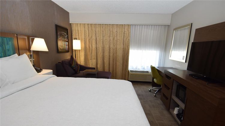 Hampton Inn Rochester-North Room