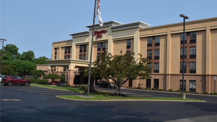 Hampton Inn Rochester-North Exterior