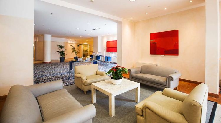 Hilton Rome Airport Lobby