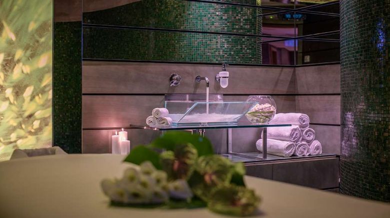 <b>Rome Cavalieri, A Waldorf Astoria Hotel Spa</b>. Images powered by <a href="https://iceportal.shijigroup.com/" title="IcePortal" target="_blank">IcePortal</a>.