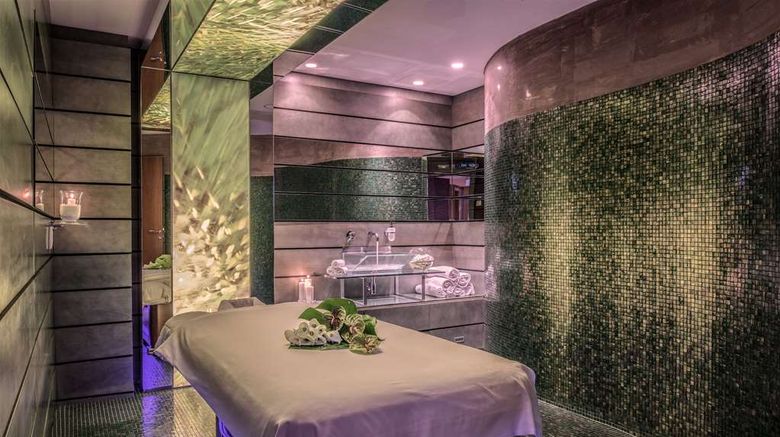 <b>Rome Cavalieri, A Waldorf Astoria Hotel Recreation</b>. Images powered by <a href="https://iceportal.shijigroup.com/" title="IcePortal" target="_blank">IcePortal</a>.