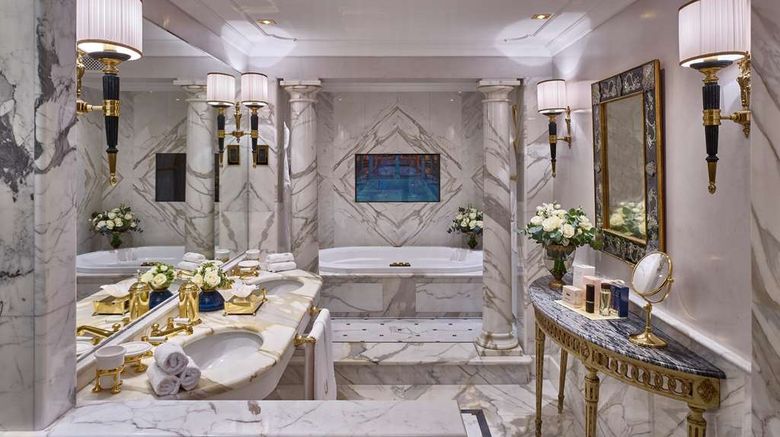 <b>Rome Cavalieri, A Waldorf Astoria Hotel Room</b>. Images powered by <a href="https://iceportal.shijigroup.com/" title="IcePortal" target="_blank">IcePortal</a>.