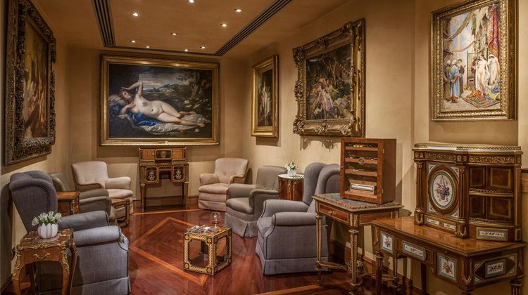 Rome Cavalieri, A Waldorf Astoria Hotel Lobby