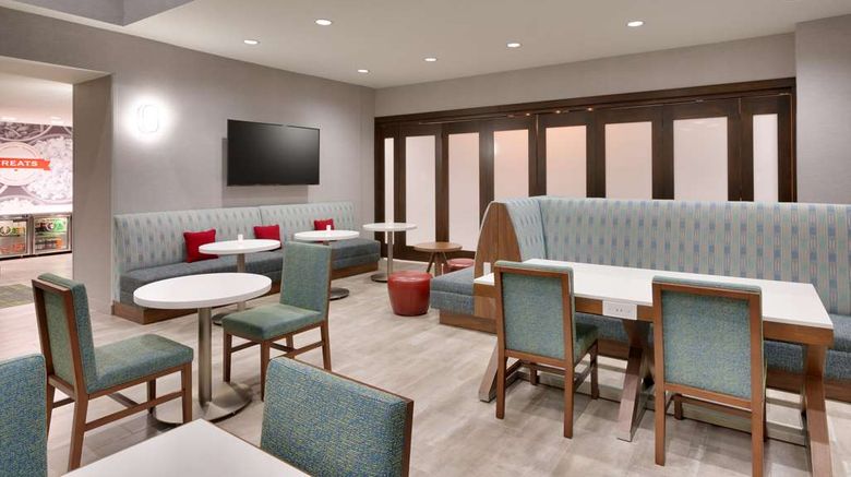 <b>Hampton Inn & Suites Rockport-Fulton Lobby</b>. Images powered by <a href="https://iceportal.shijigroup.com/" title="IcePortal" target="_blank">IcePortal</a>.