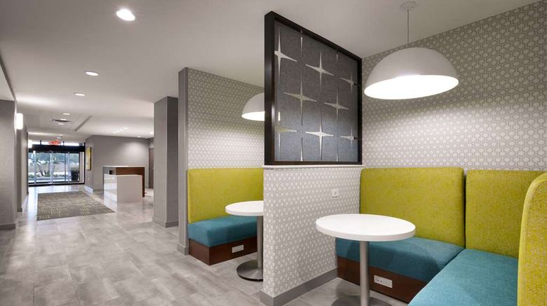 <b>Hampton Inn & Suites Rockport-Fulton Lobby</b>. Images powered by <a href="https://iceportal.shijigroup.com/" title="IcePortal" target="_blank">IcePortal</a>.