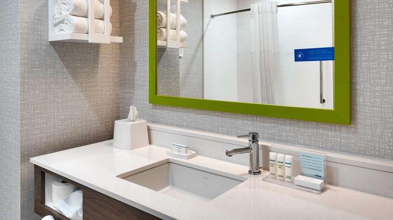 <b>Hampton Inn & Suites Rockport-Fulton Room</b>. Images powered by <a href="https://iceportal.shijigroup.com/" title="IcePortal" target="_blank">IcePortal</a>.