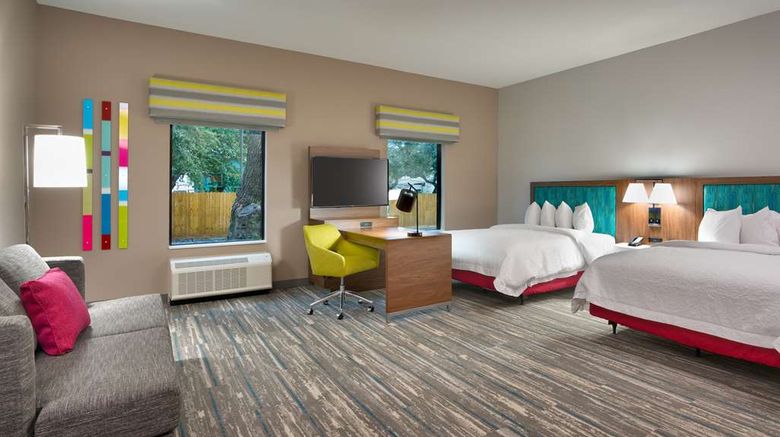 <b>Hampton Inn & Suites Rockport-Fulton Room</b>. Images powered by <a href="https://iceportal.shijigroup.com/" title="IcePortal" target="_blank">IcePortal</a>.